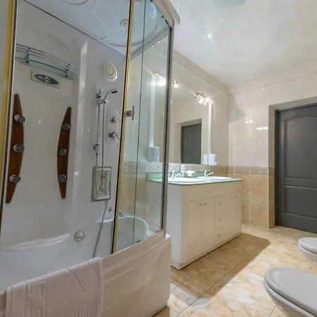 Amira House Villa *